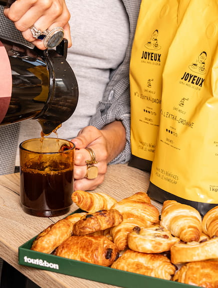 Petit déjeuner avec café