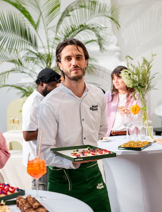 app.shop.product.our_services.our_catering_service_alt_description